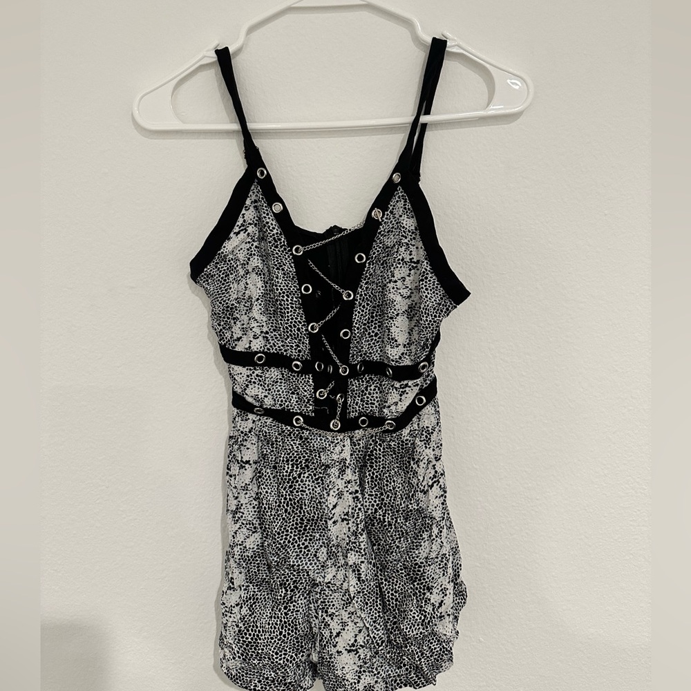 Black & White leopard print romper w/ chain detailing from Millau. Size small
